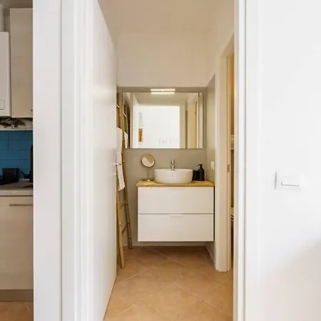 Apartment Brand New Large Studio With Parking - Opera Studio