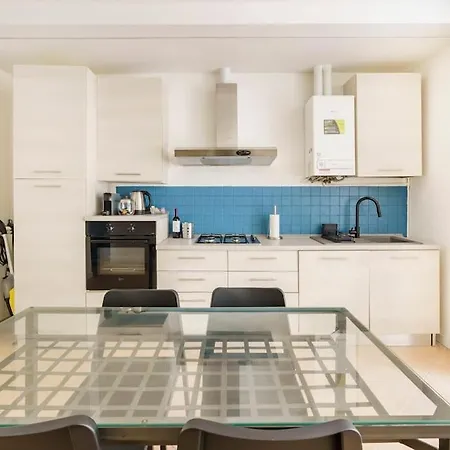 Apartment Brand New Large Studio With Parking - Opera Studio